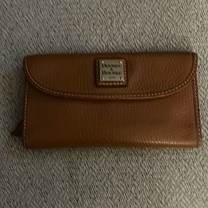 Dooney and Bourke wallet
